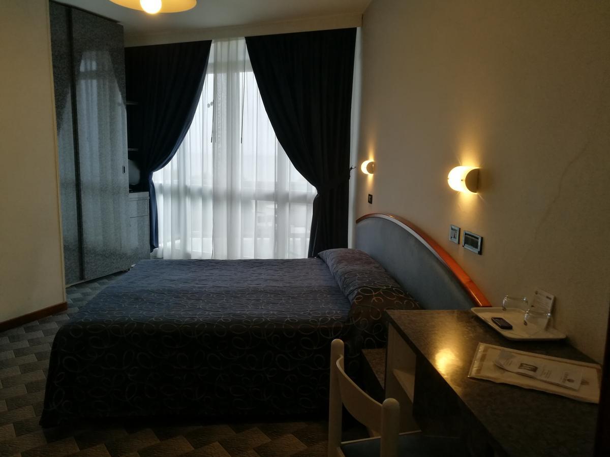 Hotel Meripol 알바아드리안티카 외부 사진